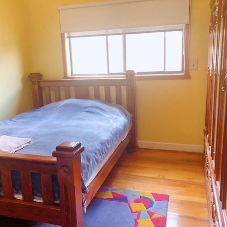 A Single Room Near The Railway Station Melburne Exterior foto