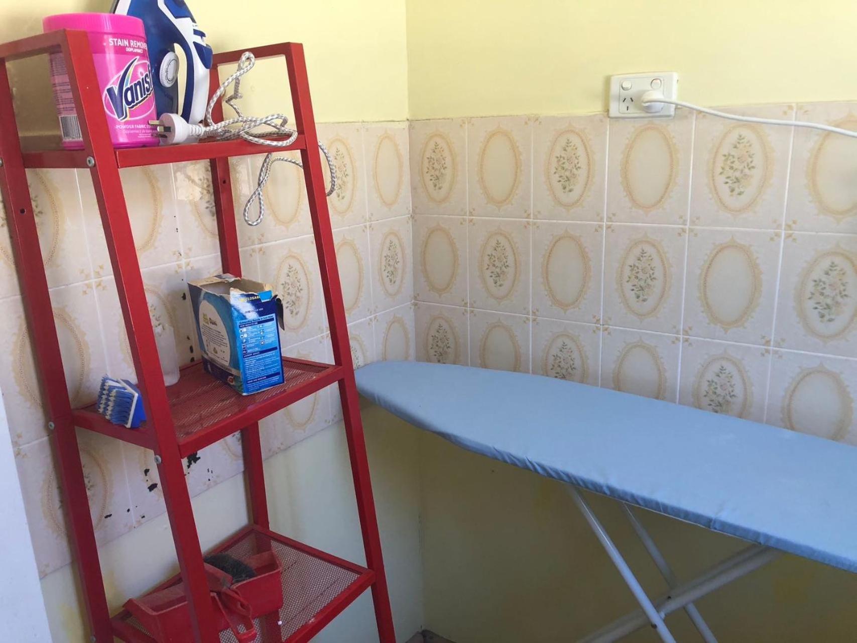 A Single Room Near The Railway Station Melburne Exterior foto